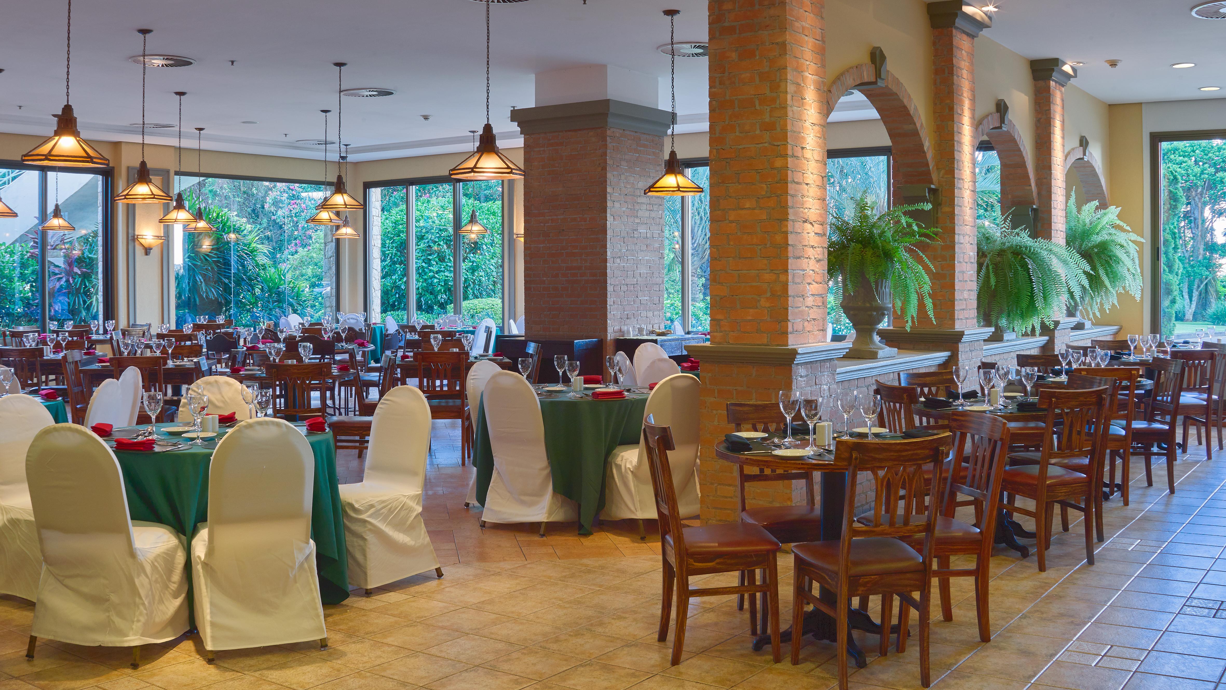 Bourbon Resort Atibaia Exterior foto The restaurant